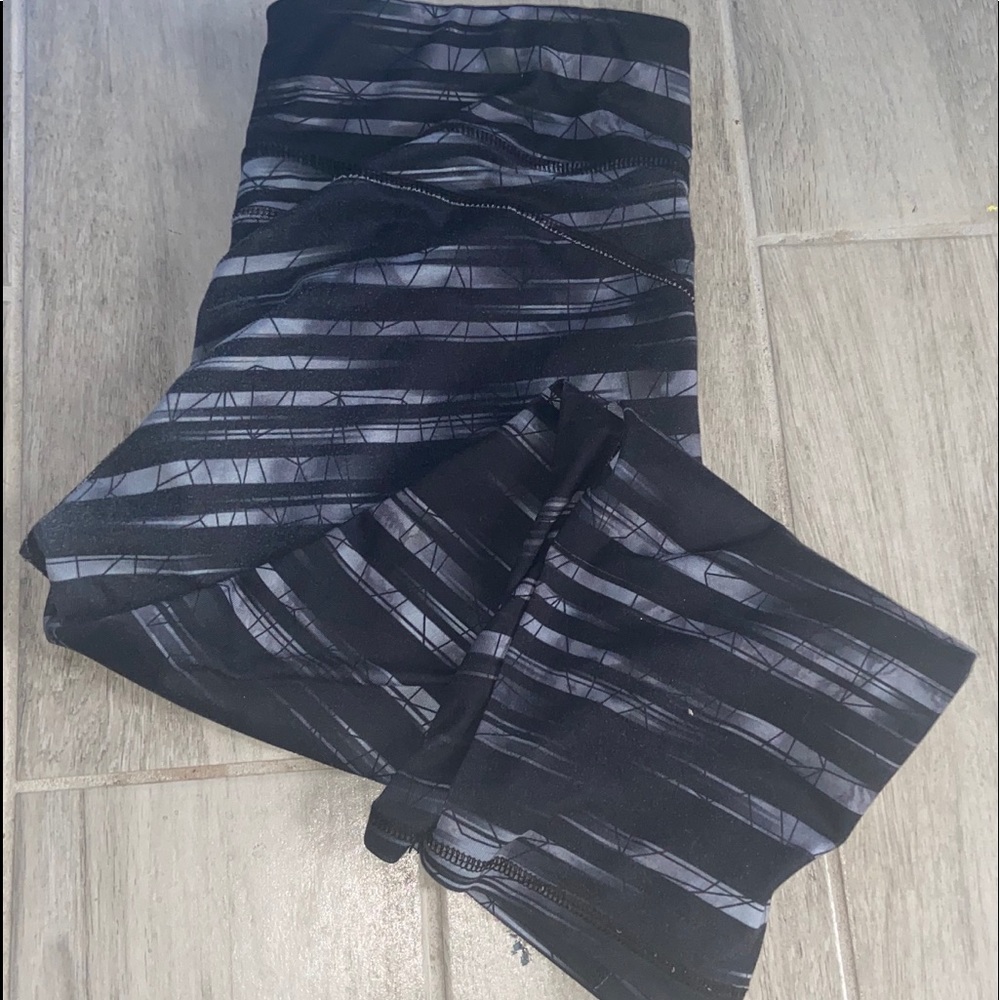 Black yoga pants